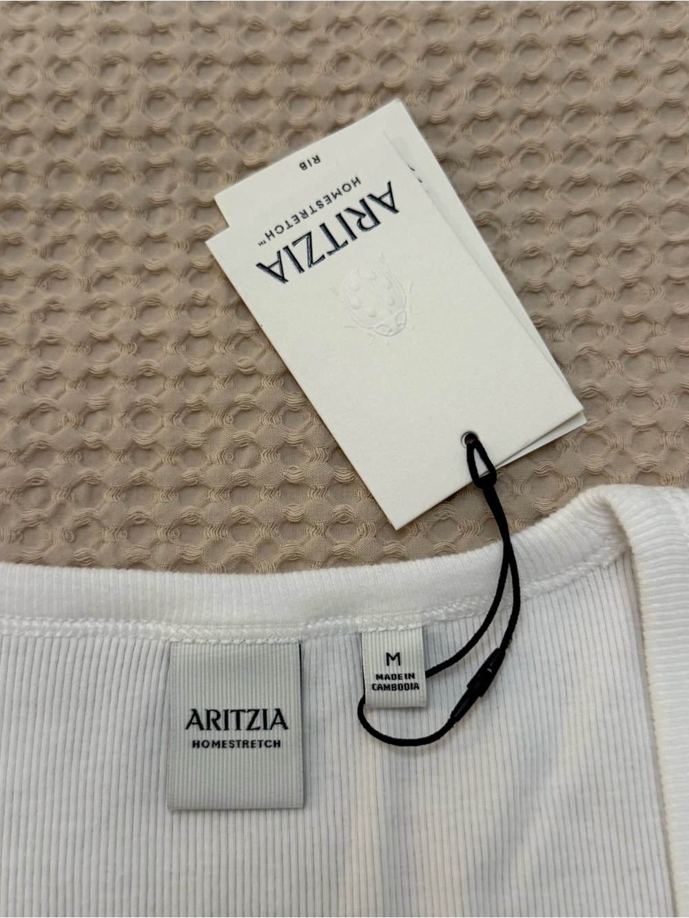 Aritzia Homestretch Rib Vinyl Tank Top - Picture 2 of 3